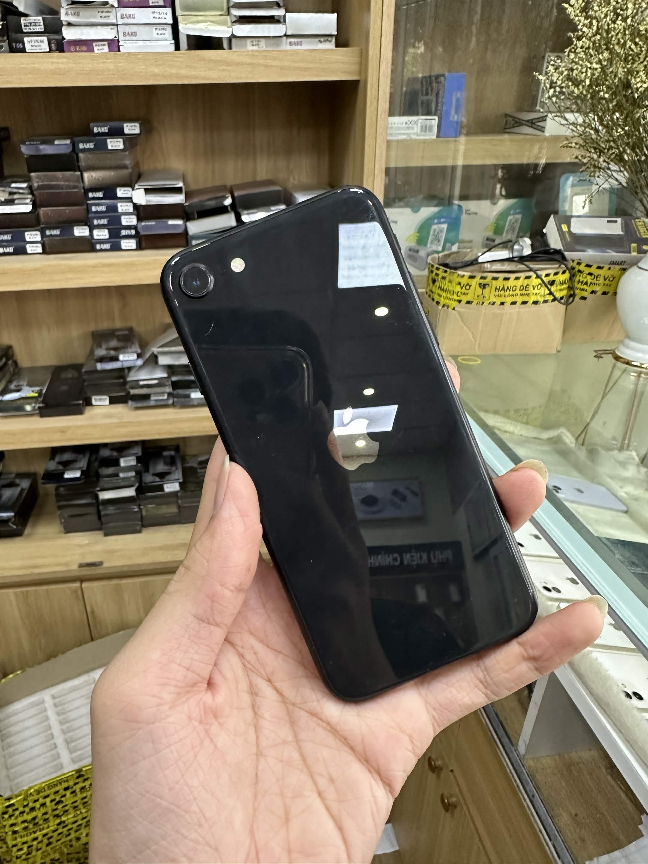 iPhone SE 64GB